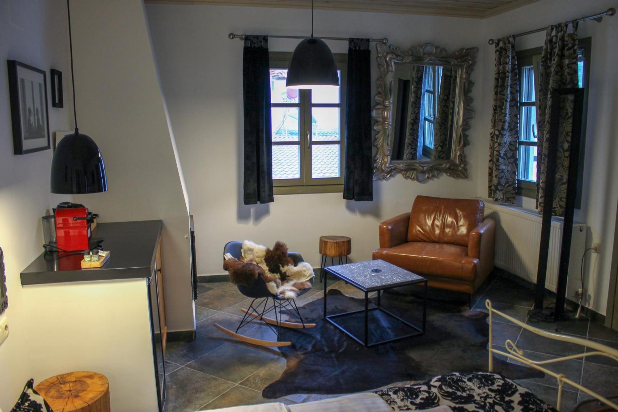Oikies Art Rooms Ángistron 외부 사진