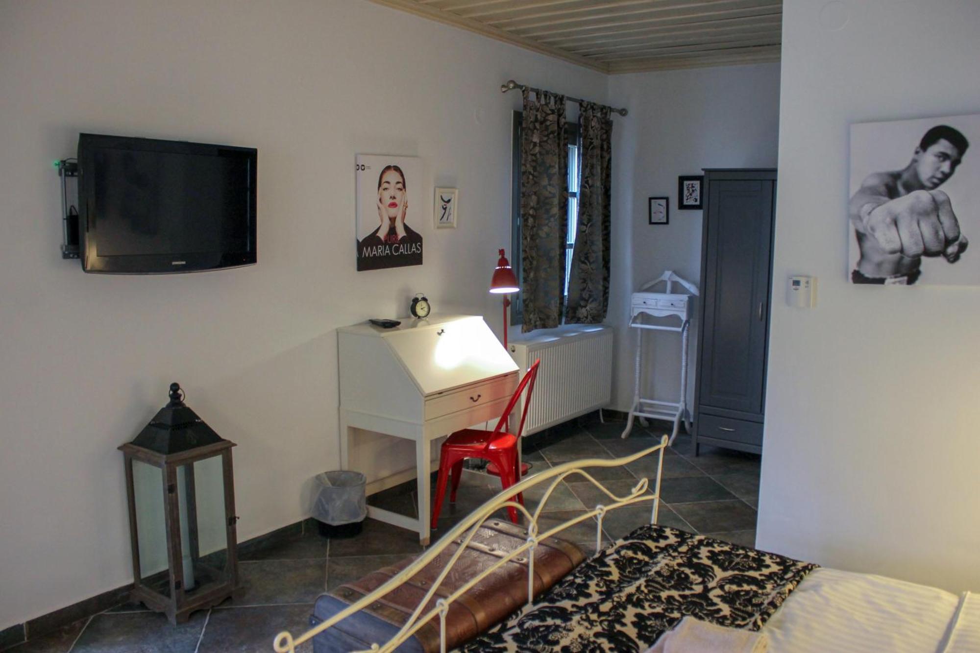 Oikies Art Rooms Ángistron 외부 사진